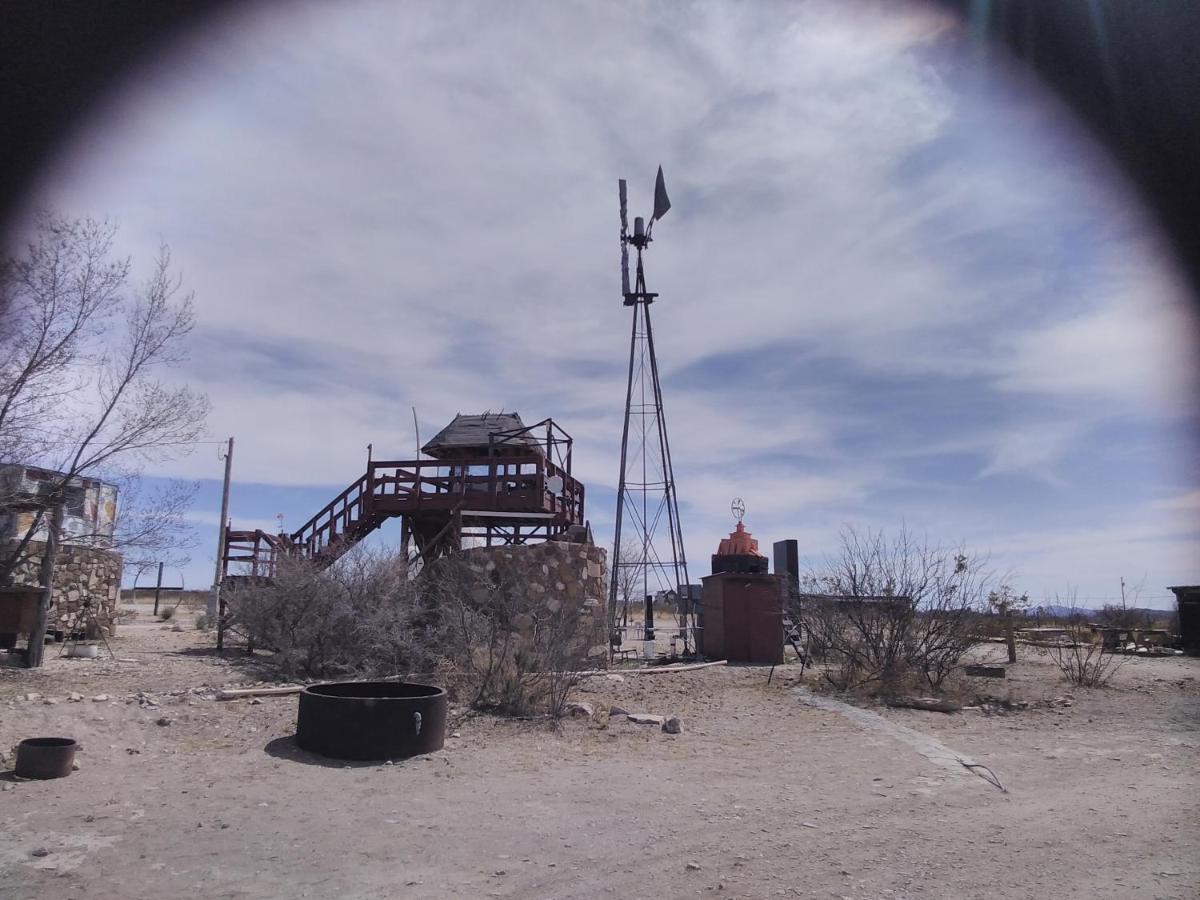 La Loma Del Chivo Llc Stone Cottage Alternative Building Marathon Luaran gambar
