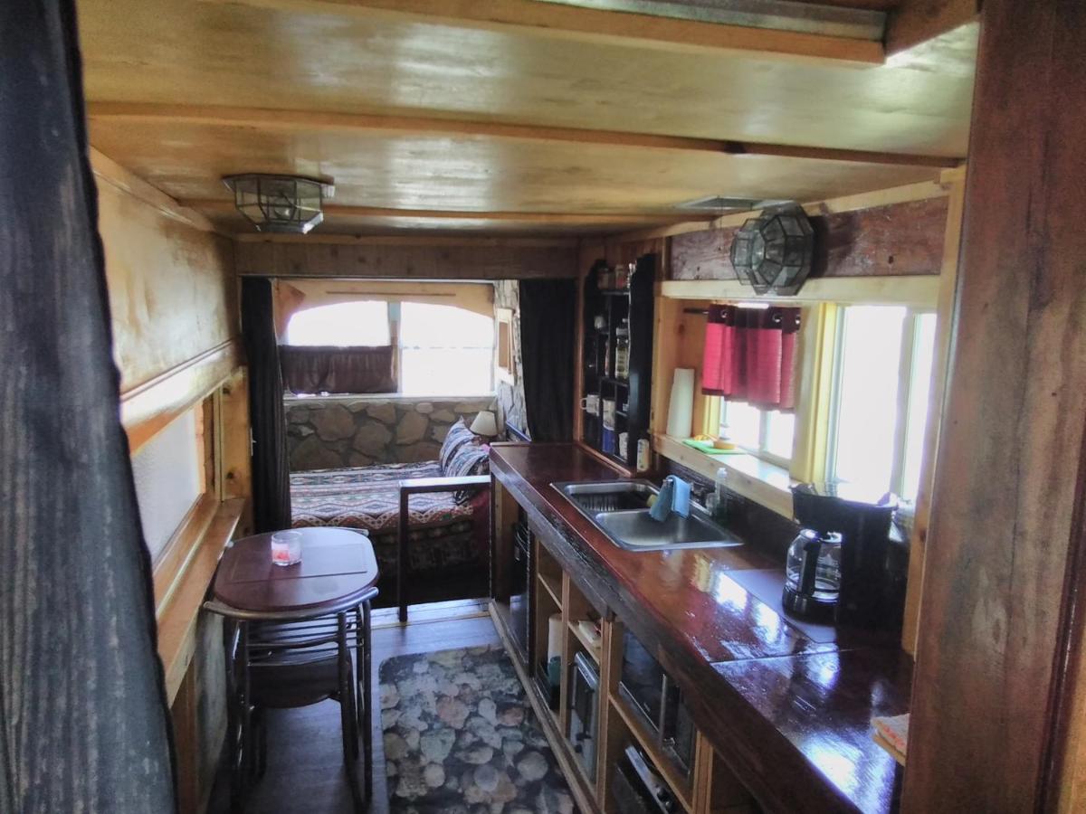 La Loma Del Chivo Llc Stone Cottage Alternative Building Marathon Luaran gambar