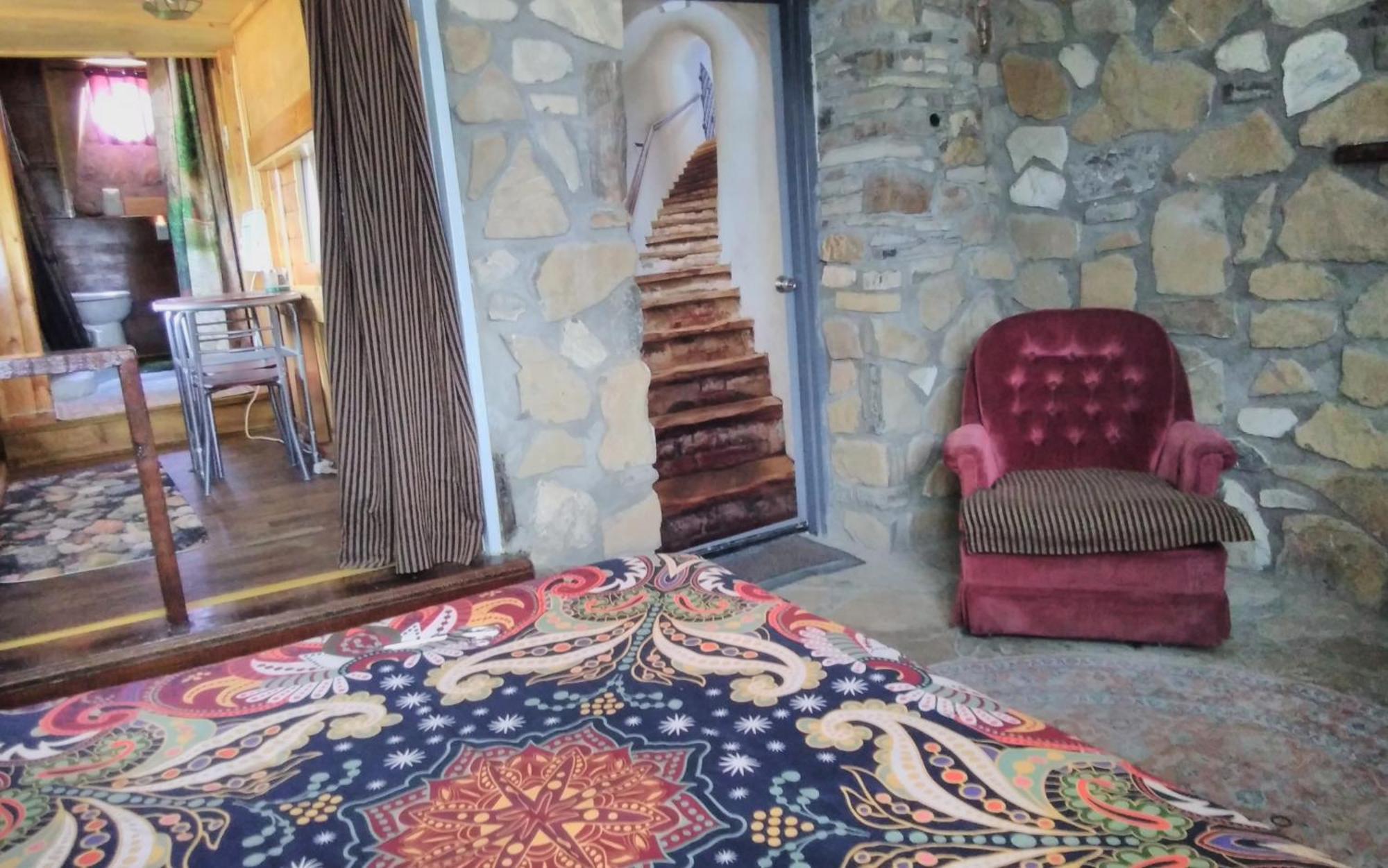 La Loma Del Chivo Llc Stone Cottage Alternative Building Marathon Luaran gambar