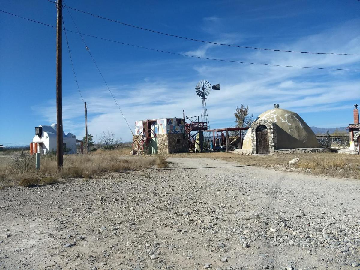 La Loma Del Chivo Llc Stone Cottage Alternative Building Marathon Luaran gambar