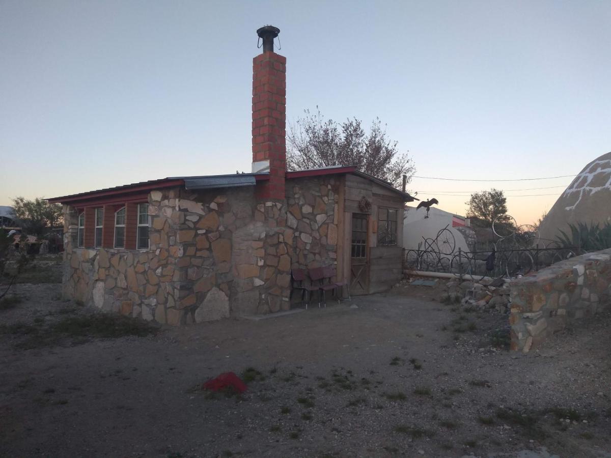 La Loma Del Chivo Llc Stone Cottage Alternative Building Marathon Luaran gambar